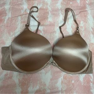 Victoria secret bombshell